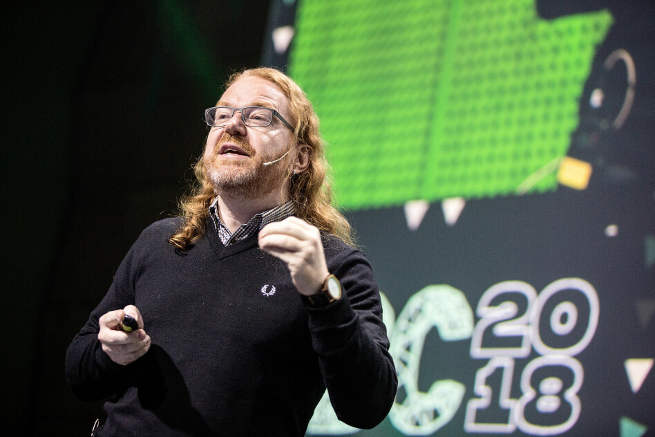 Christian Heilmann ga sine beste tips for å bli en lykkeligere Javascript-utvikler på Trondheim Developer Conference 📸: Wil Lee-Wright
