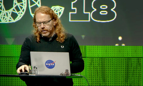 Christian Heilmann mener console.log er en langt dårligere løsning enn skikkelige debug-verktøy, og dessuten utgjør en potensiell sikkerhetsrisiko. 📸: TDC
