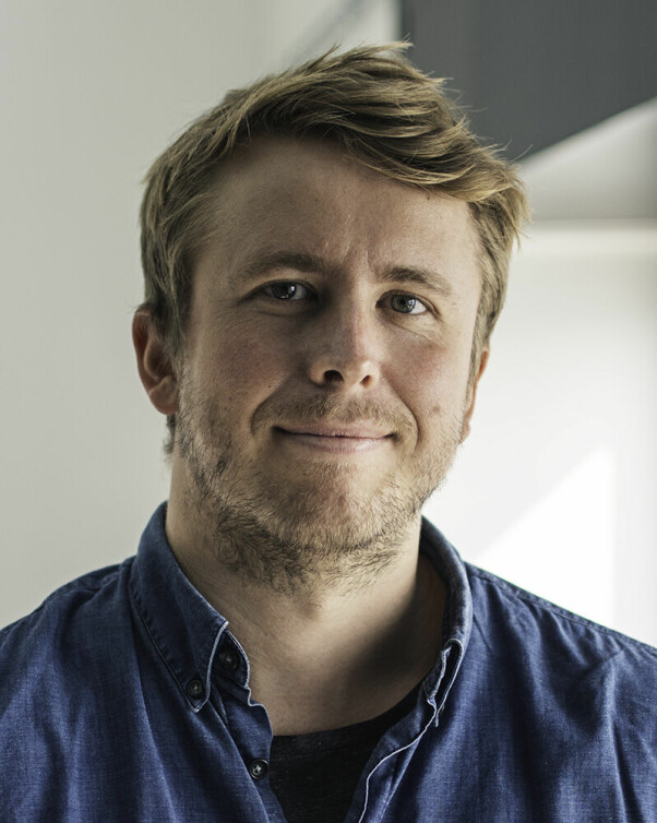 Teknologidirektør Simen Andresen i Imerso kompilerer kode til WebAssembly for å lage løsningene sine. 📸: Imerso