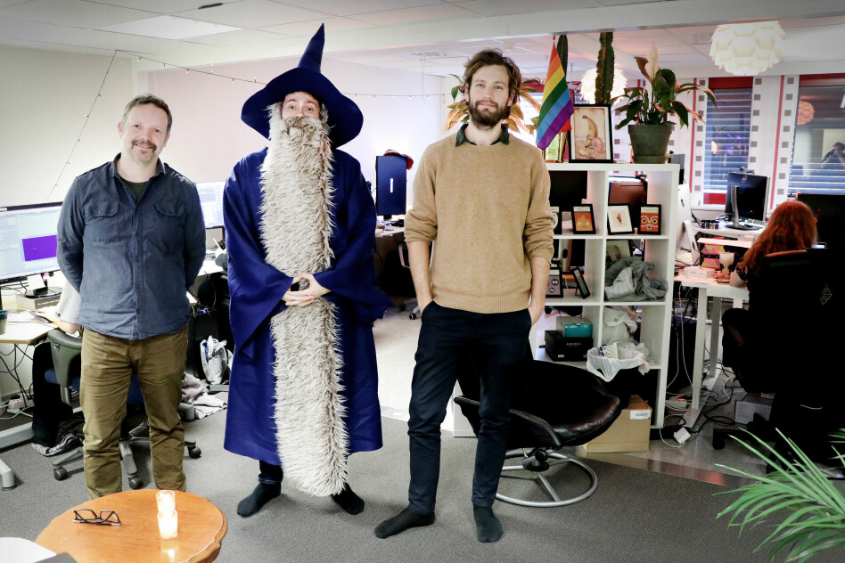 Direktør Jon Cato Lorentzen, utvikler Torstein Vien og spilldesigner Adrian Tingstad Husby i Krillbite lager nå studioets andre spill, Mosaic, med penger fra det første, Among the Sleep. 📸: Ole Petter Baugerød Stokke