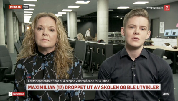Foreldrene til Maximilian Øystå Lloyd har støttet han hele veien. Her er moren og Maximilian Øystå Lloyd på TV 2 Nyhetskanalen. 📸: TV 2