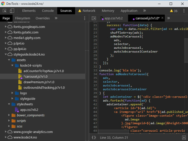 Her legger vi til en konsoll logg i JavaScript-filen carousel.js som tegner annonsekarusellen på forsiden av kode24.no. Merk at filer som blir endret får en lilla sirkel på seg. 📸: Jørgen Jacobsen
