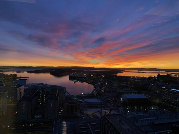 Vegard Aasens utsikt blir ikke noe verre når sola går ned over Oslofjorden. 📸: Privat