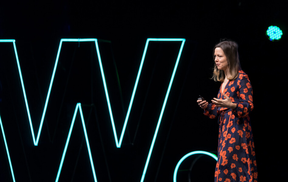 Ida Aalen holder selv innlegg på utviklerkonferanser, og skulle ønske enda flere kvinner og andre fra underrepresenterte grupper gjorde det samme. 📸: Awwwards