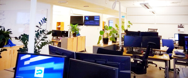 'Bilde av landskapet til utviklingsseksjonen på Difi, frå kl 11:00 i dag. Alle har gått til lunsj som vanleg, på slaget 11 når kantina opnar (god mat der)' skriver Randi Øyri. 📸: Privat