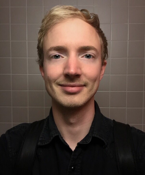Frontend-utvikler Eirik Backer i NRK applauderer innebygget lazy loading i Chrome. 📸: Privat