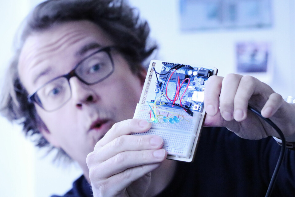 Sjekk disse LED-lampene, da. De blinker! Fordi jeg har kodet dem til å blinke. Arduino var gøy, men nå er det nok slutt. 📸: Jørgen Jacobsen