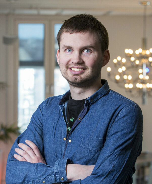 Eivind B. Smedseng legger ikke skjul på at tastaturbygging kan bli en relativt dyr hobby. Men han synes det er verdt det. 📸: Webstep