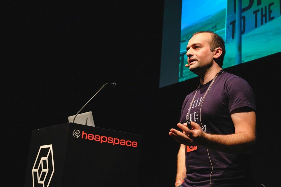 Rustam Mehmandarov er utvikler i Computas, men står også blant annet bak JavaZone og holder mye foredrag. 📸: Privat