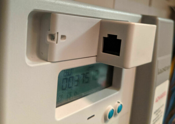 'By default the physical HAN ports of the smart meters are closed off and not sending any data.' 📸: Roy Solberg