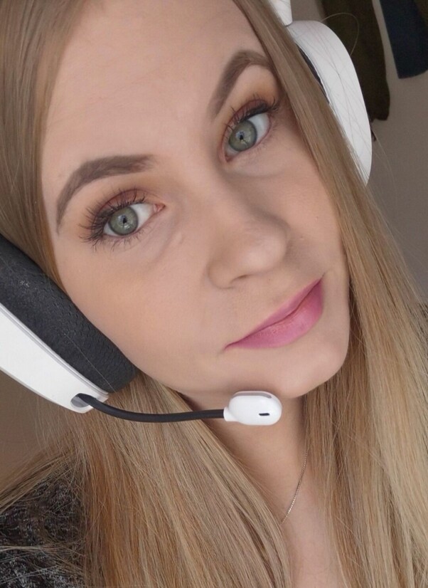Malin Skomsvold, også kalt 'Malinja', har stor suksess med ARK Survival Evolved-modden Parados. Å modde et spill i 2019 trenger ikke involvere tradisjonell programmering, men det kan være en fordel. 📸: Privat