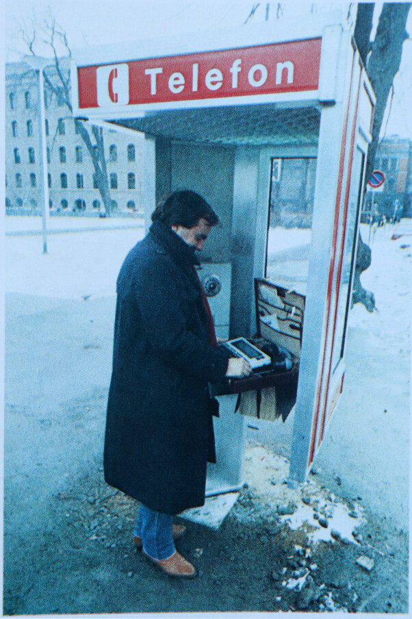 Om du var i tvil om de faktisk var i en telefonkiosk. 📸: Ole Petter Baugerød Stokke / Mikrodata PC