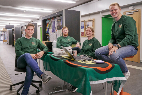 Anders Granås, Bjørn Are Therkelsen, Marte Hoff Hagen og Kristian Bondevik Hardang er noen av studentene i NTNUI Sprint. De lager blant annet systemer for medlemshåndtering. 📸: NTNUI / Nils Dittrich / CC BY 4.0