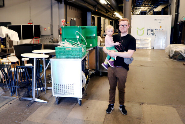 Accenture sin stand på JavaZone 2019. Nei forresten, stryk det - veien til heisen man må bruke om man triller på JavaZone i Oslo Spektrum. 📸: Ole Petter Baugerød Stokke