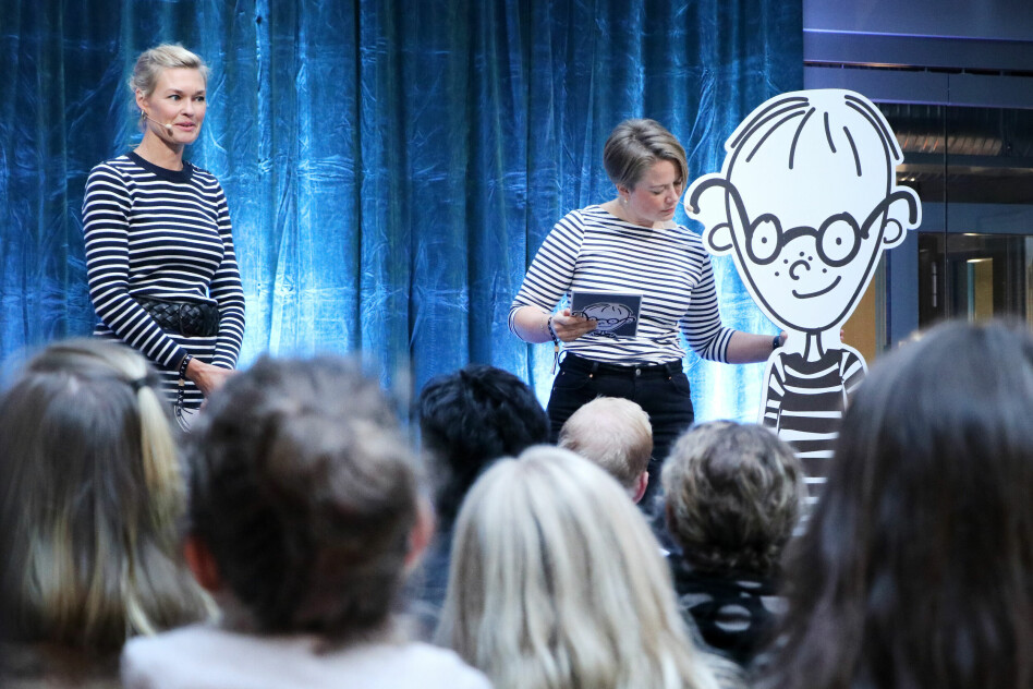 Kristin Juland Møller og Maren Volsdal Skirbekk i Oslo Origo, sammen med Tim. Kanskje dere også burde få dere en Tim? 📸: Ole Petter Baugerød Stokke