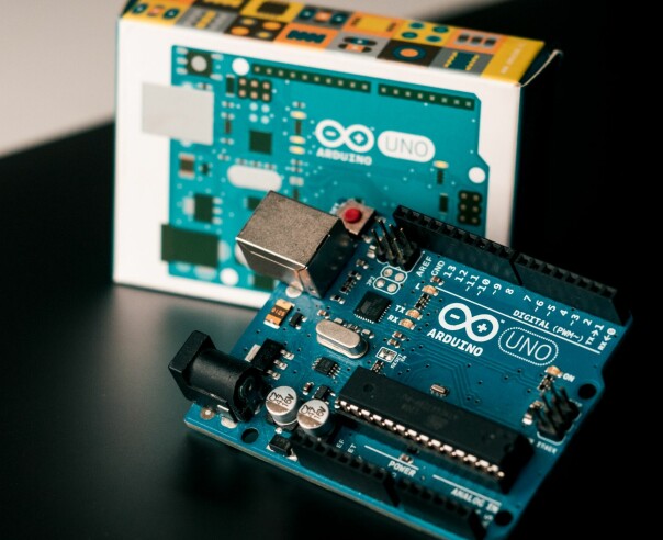Arduino UNO. 📸: Harrison Broadbent / Unsplash