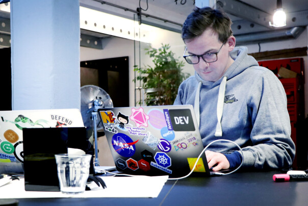 Knut Melvær er en engasjert webutvikler, og ble overraska da han så køsystemet til Elkjøp. I jobben hos Sanity ser han nettbutikker som takler mange ganger så høy trafikk uten problemer. 📸: Ole Petter Baugerød Stokke