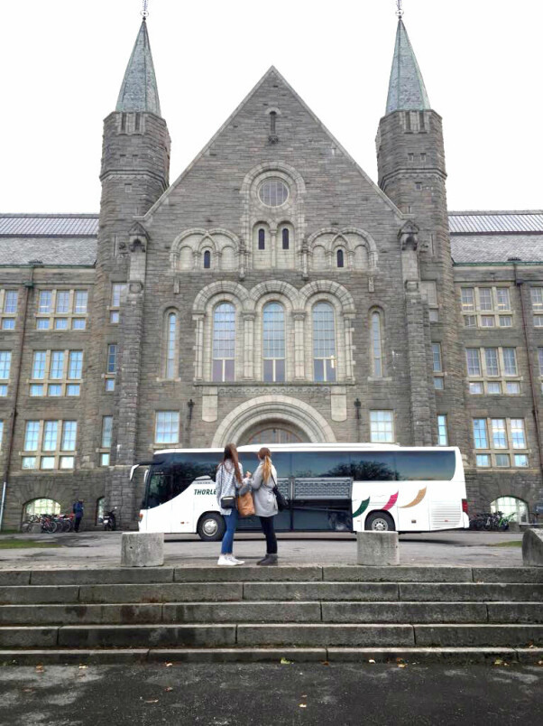 'Hovedbygget på skolen (det som ligner på Galtvort)' skriver Regine Ruud om bildet av Gløshaugen på NTNU i Trondheim. 📸: Privat