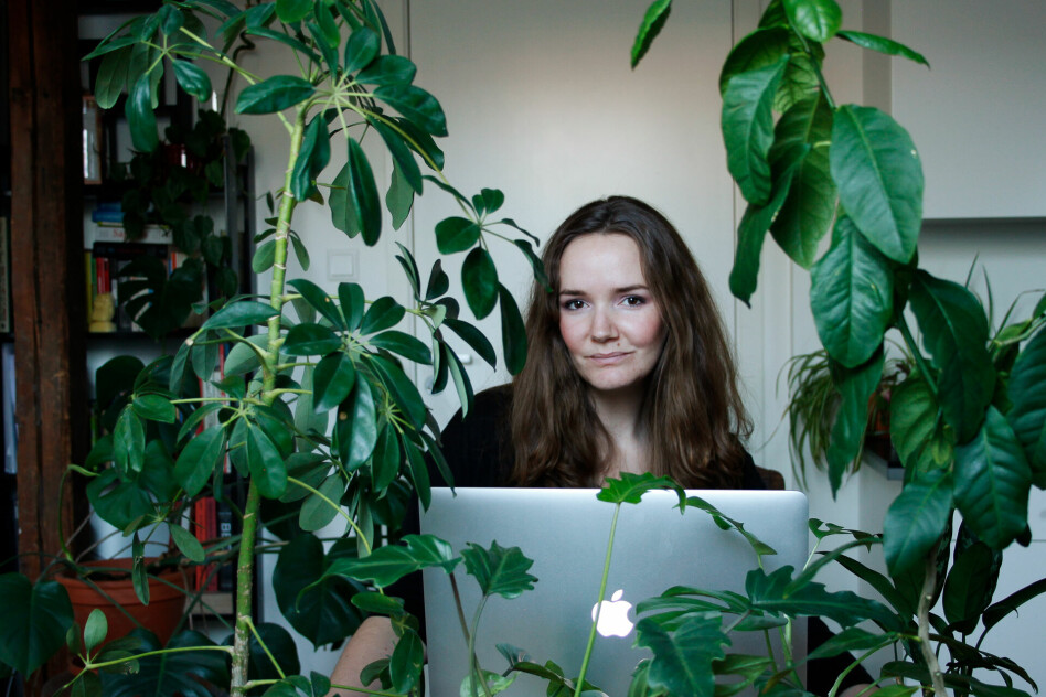 - Jeg har en greie for planter, og har rundt 100 i den lille loftsleiligheten min, forteller Elise Jakobsen i Jakobsen Frukt & Grønt. 📸: Privat