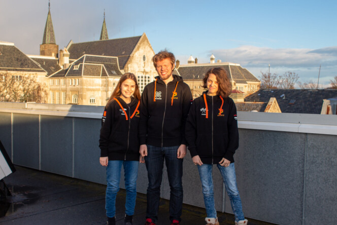 Airin Thodesen, Elias Bergquist og Nadia Wangberg studerer alle på NTNU i Trondheim, og lager autonome droner på fritida. 📸: Ascend NTNU
