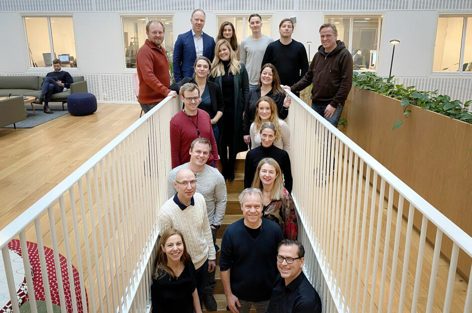Noen av folka som er involvert i å arrangere Rosing Coding Challenge. Kjør gigantisk bildetekst! Fra venstre, første rekke: Heidi Frost Eriksen, Greps og Christian Torp, DND. Andre rekke: Lars Lech-Hanssen, Storebrand og Paal Leveraas, DND. Tredje rekke: Kristoffer Milligan, Storebrand og Tove Selnes, Storebrand. Fjerde rekke: Tiril Johansen, SopraSteria. Femte rekke: Magnus Kongshem, SopraSteria og Eline Lindsten, DNB. Sjette rekke: Erika Viktorsson, Bouvet og Monique Sjøberg, DND. Syvende rekke: Ellinor Gitlesen, SopraSteria. Bakerste rekke: Gunnar Bergersen, GrepS, Jørn Skaaraas, SopraSteria, Ovidia Eriksen, Bouvet, Eirik Grimsmo, Bouvet, Sindre Larsen, PatientSky og Steinar Haugen, GrepS.
📸: Dataforeningen