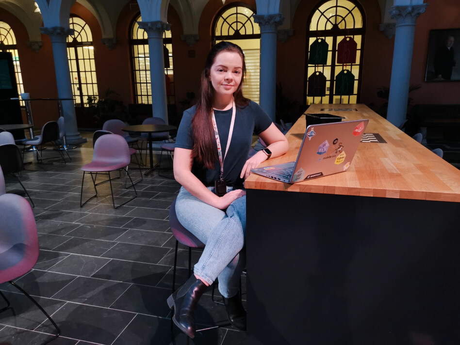 Studenten Ingrid-Alice Bløtekjær ved Høyskolen Kristiania er én av mange studenter som i år ikke får seg relevant sommerjobb som utvikler. 📸: Privat
