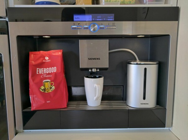 'Nå som det er hjemmekontor så er denne kaffemaskinen uvurderlig - og veldig enkel å ha med å gjøre når en kaffekopp trengs. 😁' 📸: Daniel Thorbjørn M. Pettersen