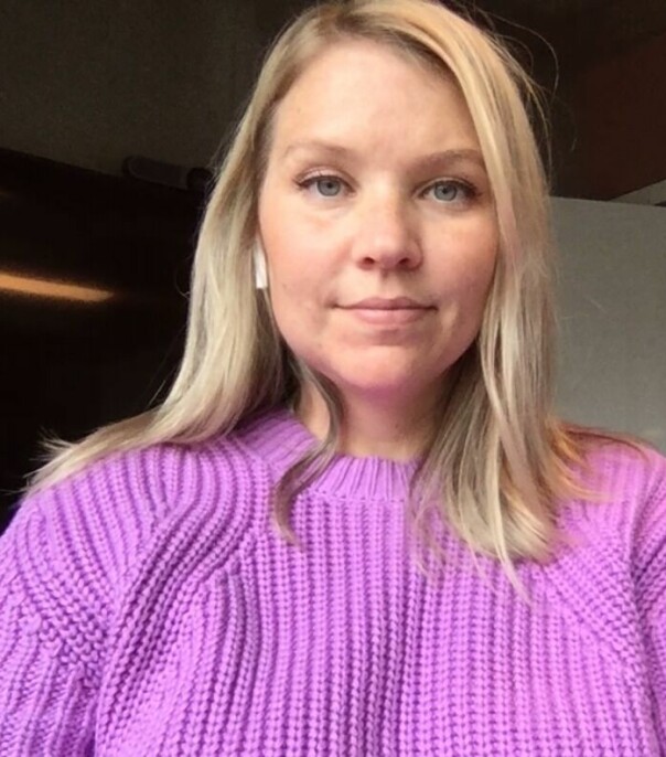 Marte Gråberg i Netlife forteller at de har åpnet dørene på kontorene i Bergen og Oslo, men ikke på vidt gap. 📸: Privat