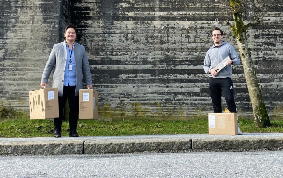 Manager Ivan Lé Hjelmeland i Shortcut Bergen og nyansatte Runar Hummelsund (27). 📸: Privat