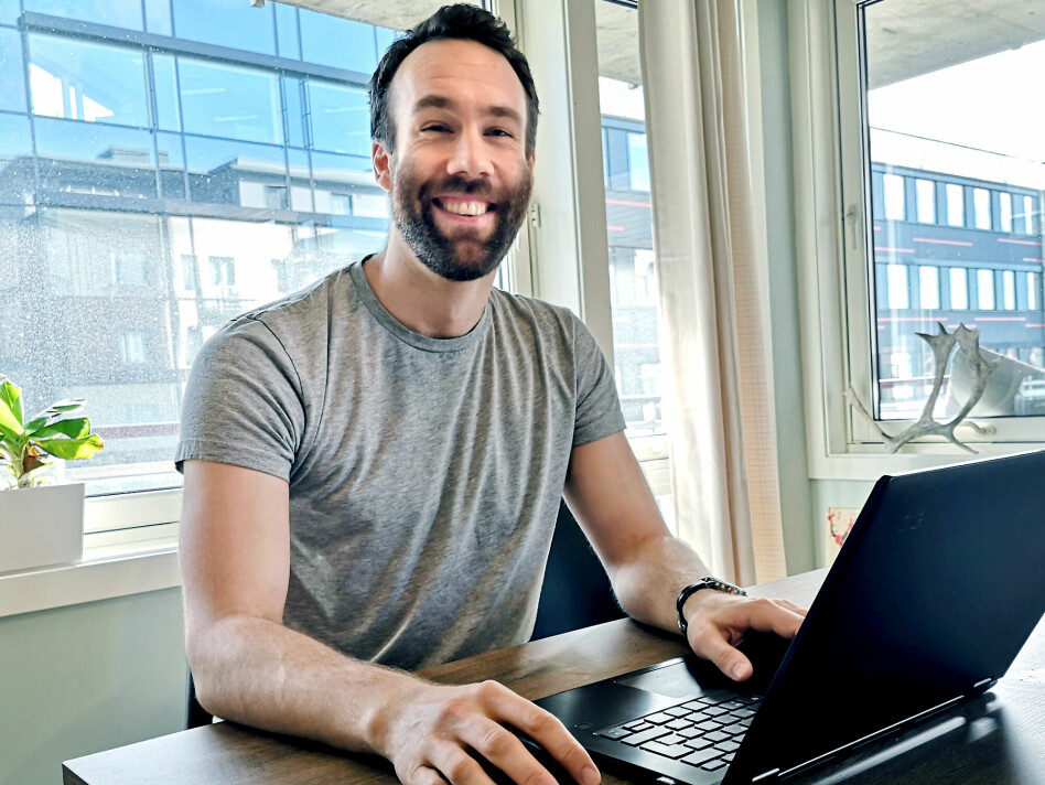 Simen Kristoffersen jobber som kontaktlærer for en annenklasse i Oslo-skolen, og på fritida utvikler han Lesekloden - et digital læreverktøy, som ble ekstra aktuelt da norske barn måtte på hjemmeskole. 📸: Privat