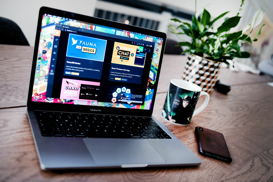 Fireship.io er ett av stedene mange norske utviklere liker å lære å programmere. 📸: Ole Petter Baugerød Stokke