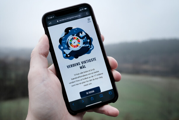 - Spørsmålene er bygd opp slik at du først får 9 spørsmål. Utifra disse 9 spørsmålene blir du plassert i ett av tre “kluster”, med vekt på enten klima, økonomisk eller sosial bærekraft. Deretter får du 15-17 spørsmål som tilhører “klusteret” du havnet i. Ut fra disse svarene får du til sist tildelt det bærekraftsmålet du scoret høyest på, forklarer mannen bak verdensviktigstemål.no. 📸: Ole Petter Baugerød Stokke