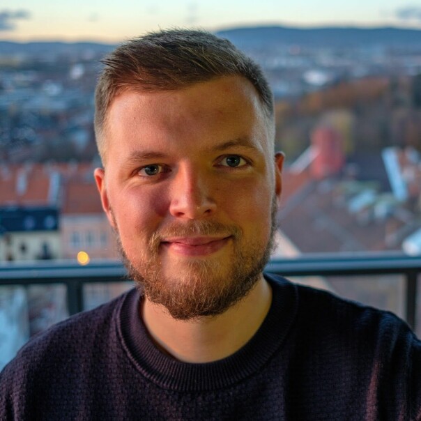 Seniorutvikler Nikolai Norman Andersen forteller hvordan Confrere takla koronatrafikken. 📸: Privat