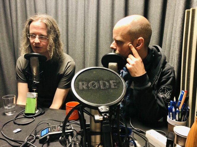 Det tok tid før kode24-timen begynte med gjester, og vi mista tråden da korona kom. Men vi har nå gått fra å ha gjester i studio, som her, til å ha gjester over Zoom. Det funker det, også. 📸: Ole Petter Baugerød Stokke