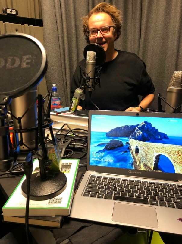 Her sitter jeg forventningsfull i studio på en av kode24-timens aller første innspillinger, i det vi kalte Marie Simonsen Studios i Aller/Dagbladet-huset. 📸: Jørgen Jacbosen