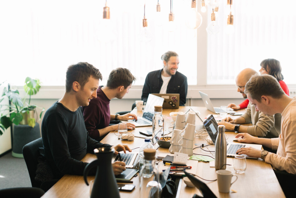 - Agens utformet et rammeverk for motion design til BBC, etter å ha gjennomført flere workshops både i Oslo og London. Rammeverket inneholder overordnede prinsipper bruk av for motion på tvers av skjermflater og plattformer, forteller Håvard Fossli. 📸: Agens