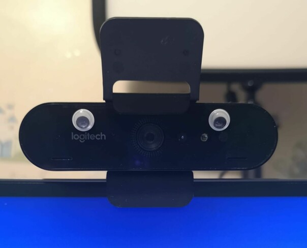 - Hjemme bruker jeg er Logitech BRIO, mens på jobben har jeg et Microsoft Lifecam, forteller Glenn F. Henriksen, som melder at han pleier å ha dem påskrudd. 📸: Privat