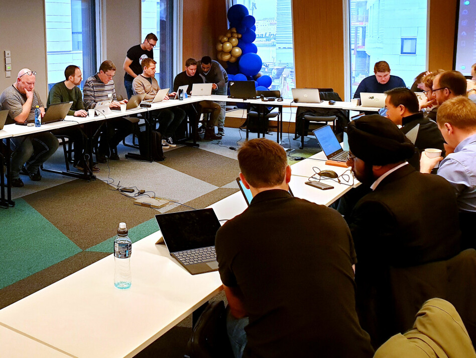 - Ingen av oss hadde mye erfaring med Microsoft Azure, forteller Sven Malvik om Vipps-utviklerne, her fra en workshop pre korona. 📸: Privat