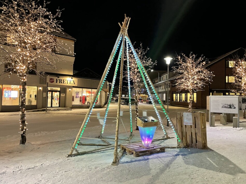 Vegard Gamnes og broren satt opp dette digre spillet i Kirkenes. Se video av kreasjonen lenger ned i artikkelen. 📸: Privat