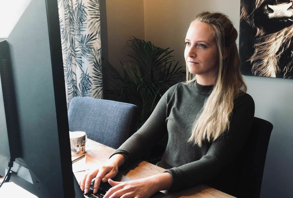 Caroline Odden i Bekk jobber som seniorutvikler i Entur og leder React-faggruppa. Men det aller meste hun kan om React har hun lært etter at hun var ferdig på skolebenken. 📸: Privat