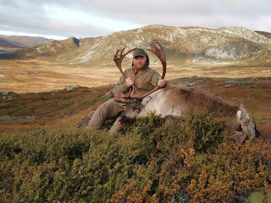 - Eg er også friluftsinteressert, og ved hausten går og mykje av tiden med på jakt. Då helst villreinjakt på Hardangervidda, forteller Arne Hjelle Bitubekk. 📸: Privat