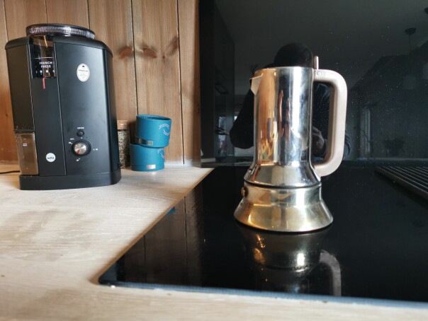 - Den typiske dagen blir starta med frukost og kaffi. Då er eg allereie halvvegs framme til arbeid, forteller Arne Hjelle Bitubekk. 📸: Privat