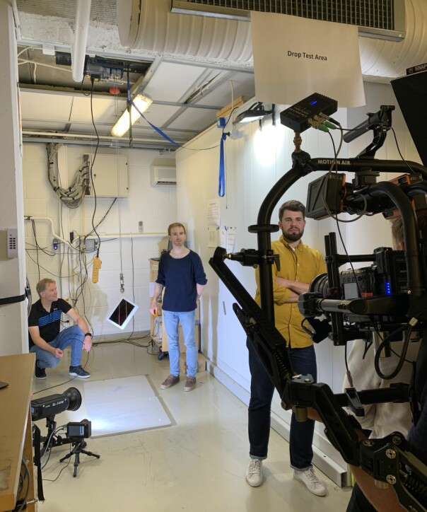 Å gjøre 'drop tester' er ikke bare noe Youtube-ere gjør med nye iPhoner-er. Også Webex-produktene testes nøye før de går til masseproduksjon. 📸: Cisco Norge