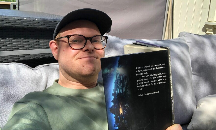 Fagredaktør Jørgen Jacobsen har planer om å ikke kode i sommer, selv om det er fristende. 📸: Privat