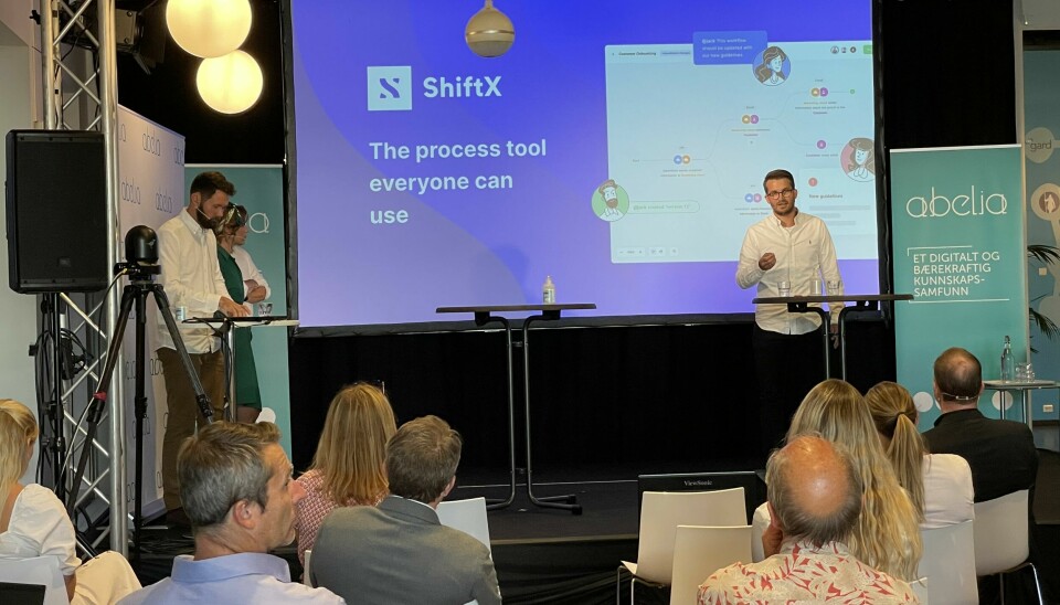 Daglig leder Nikolai Strandskogen i oppstartsselskapet ShiftX på innovasjonsdebatt arrangert av Abelia. 📸: Are Westerink Sandvik / ShiftX