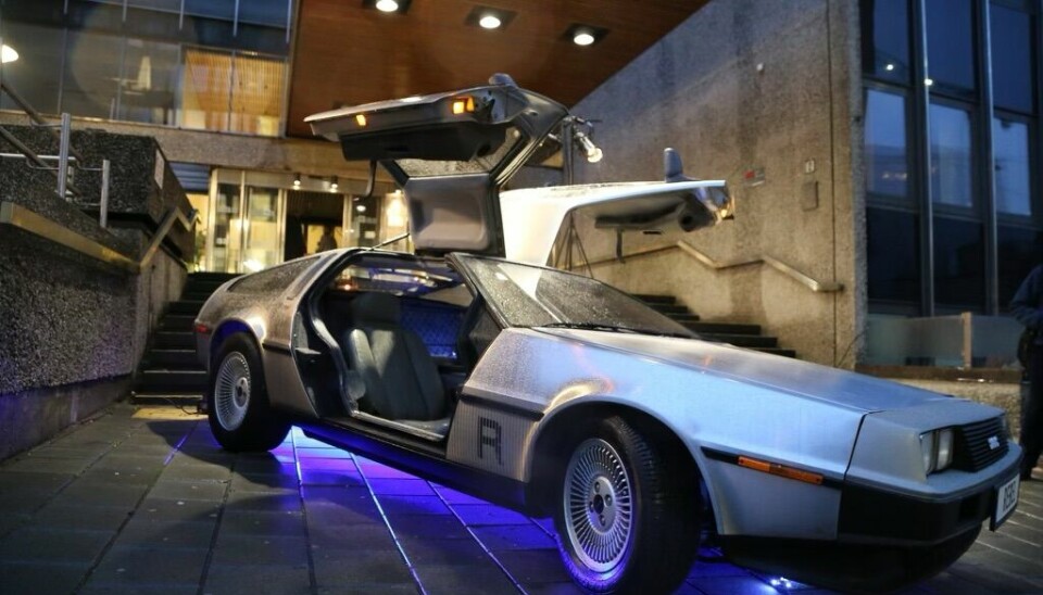 Det nye teknologihuset Rebel i Oslo sentrum har en Delorean lik den fra Tilbake til Fremtiden-filmen stånde i kjelleren.