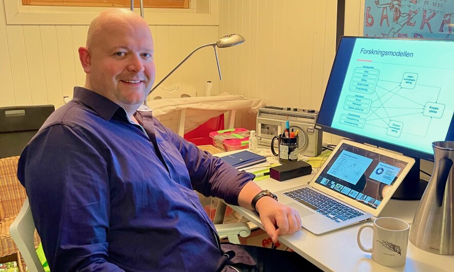 Det å gi god opplæring, og ikke minst inkludere nyansatte i det sosiale arbeidsfellesskapet har vist seg krevende i en distansert og digital setting, ifølge Nærings-PhD og rådgiver Øystein Tønnessen i IT-konsulentselskapet Egde. 📸: Privat