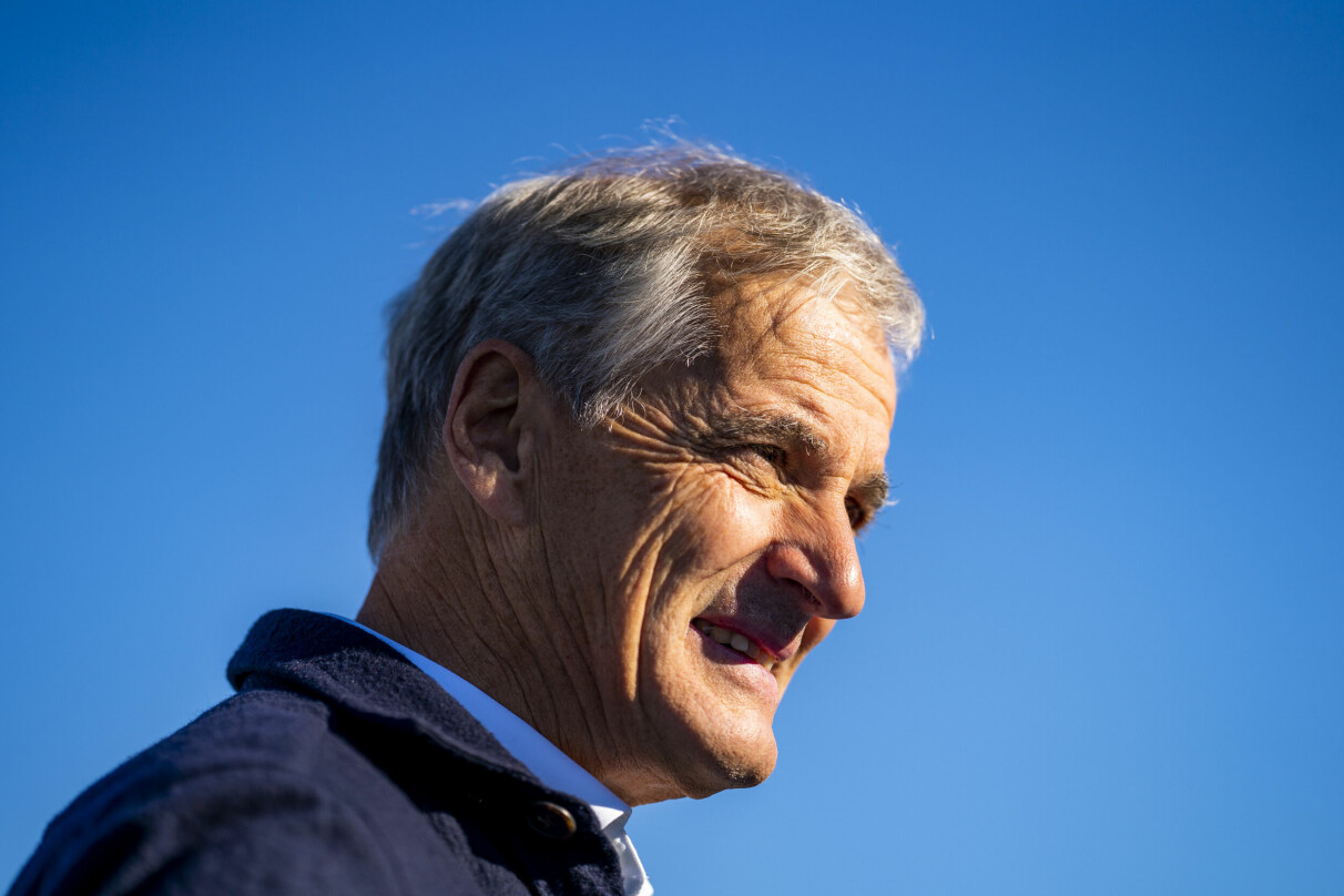Bildet er tatt under valgkampen, men sola skinner for Ap-leder Jonas Gahr Støre også dagen etter valget. 📸: Håkon Mosvold Larsen / NTB