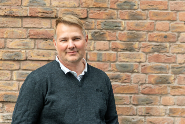Seksjonssjef Charles Skipperstøen ved NITOs kompetansesenter. 📸: NITO