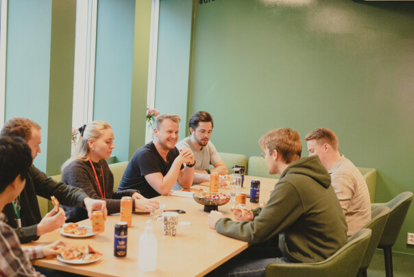 I Computas får alle juniorutviklere en senior-mentor. 📸 : Computas